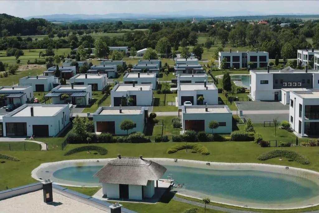 Luxus Am Golfplatz Und Therme Lutzmannsburg